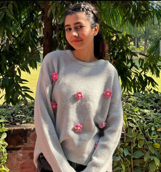 Woolen blossom sweater